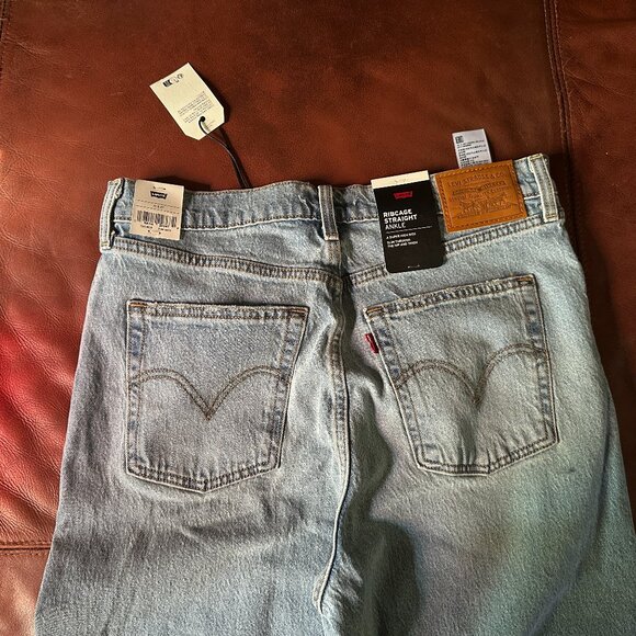 Levi's Women's Premium Wedgie Straight Jeans, Iconic Fit Size 31 NWT - Picture 4 of 12